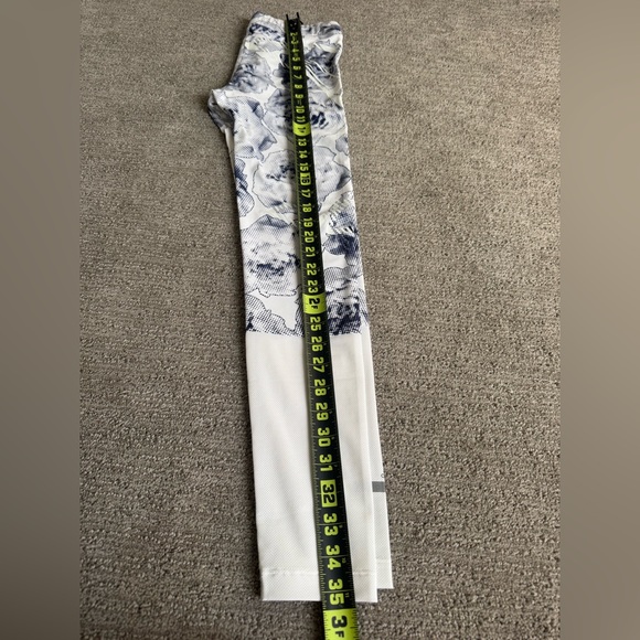 LIKE NEW: ADIDAS BY STELLA MCCARTNEY RUNNING LEGGING - Picture 7 of 8